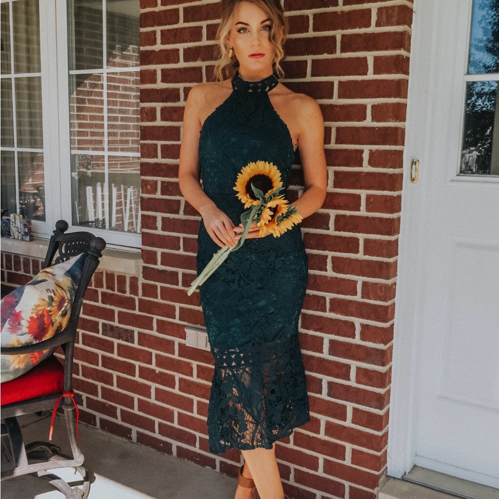 Elegant Green Lace Halter Dress